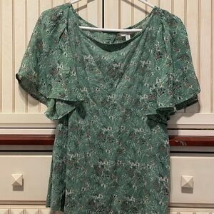 Lucky Brand Green Floral Flowy Blouse. Size Small.